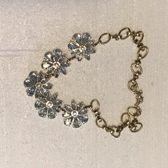 Costume jewelry flower necklace - Picture 1 of 1